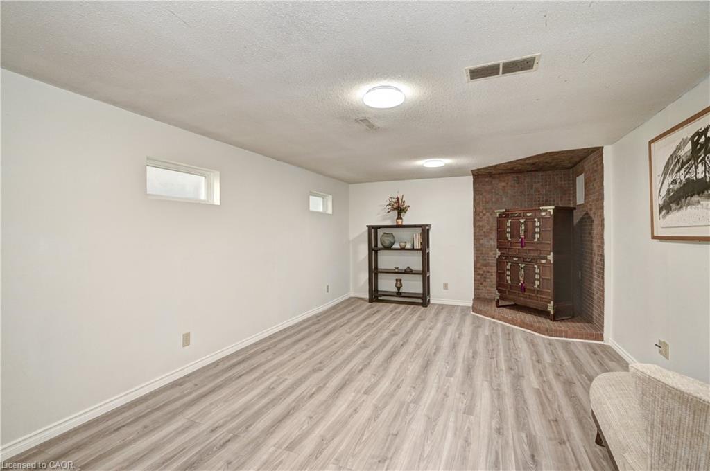 92 Pinemeadow Crescent Property Photo 41