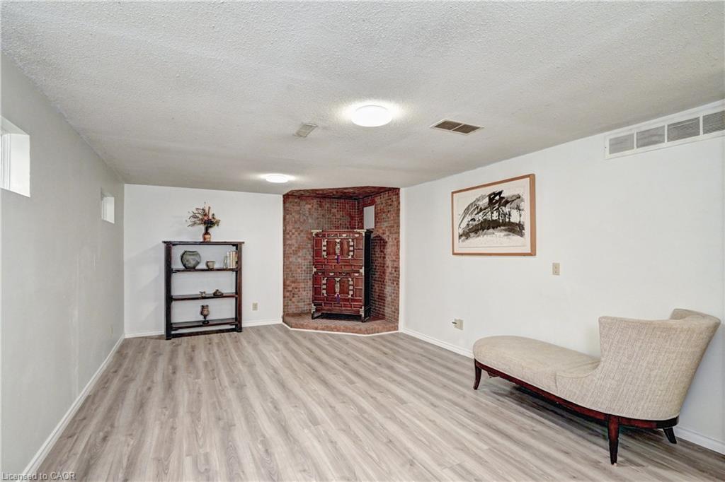 92 Pinemeadow Crescent Property Photo 42
