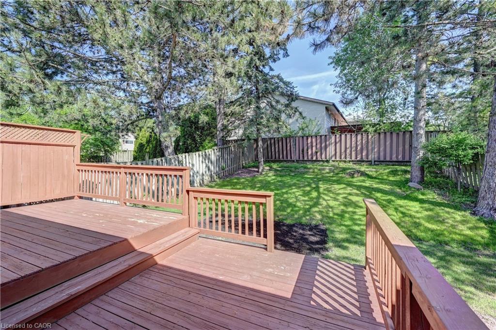 92 Pinemeadow Crescent Property Photo 47