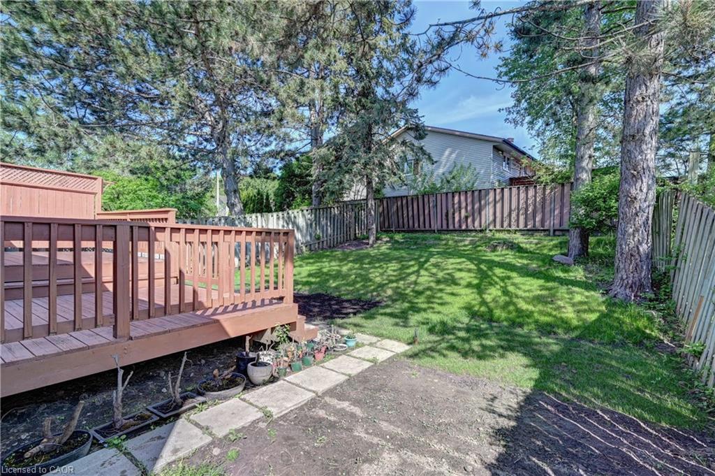 92 Pinemeadow Crescent Property Photo 49