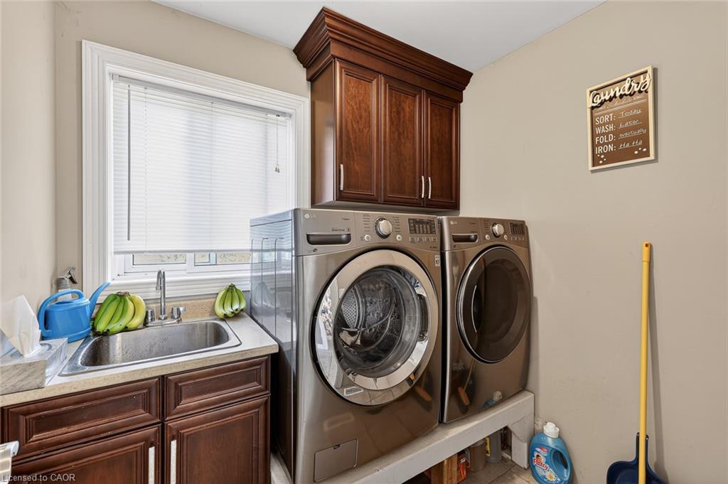 9 West Street N Property Photo 19