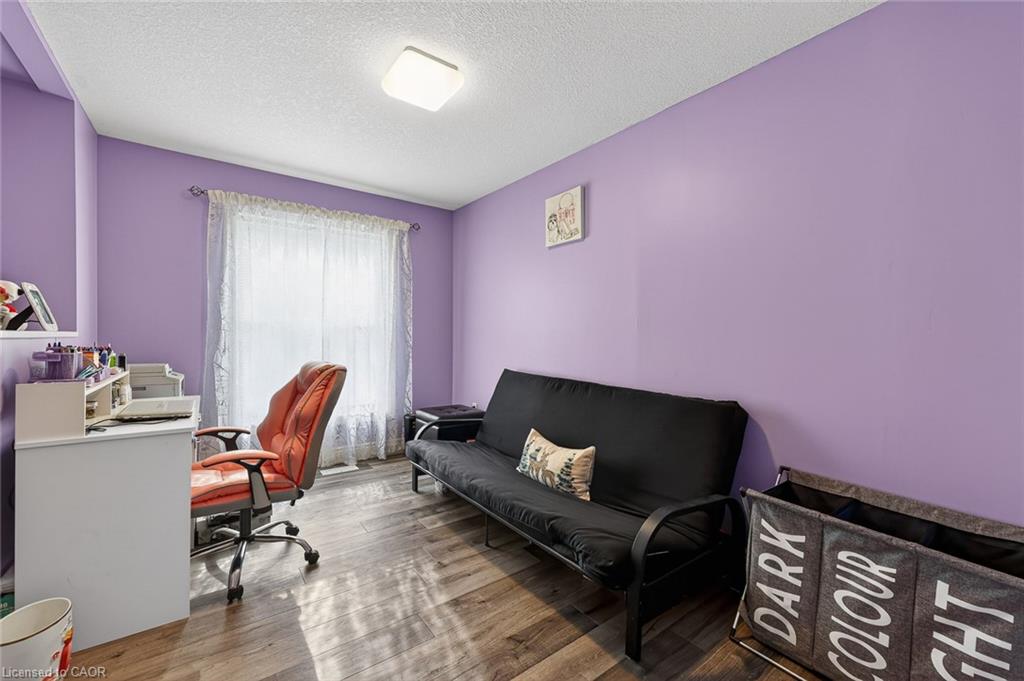 9 West Street N Property Photo 21