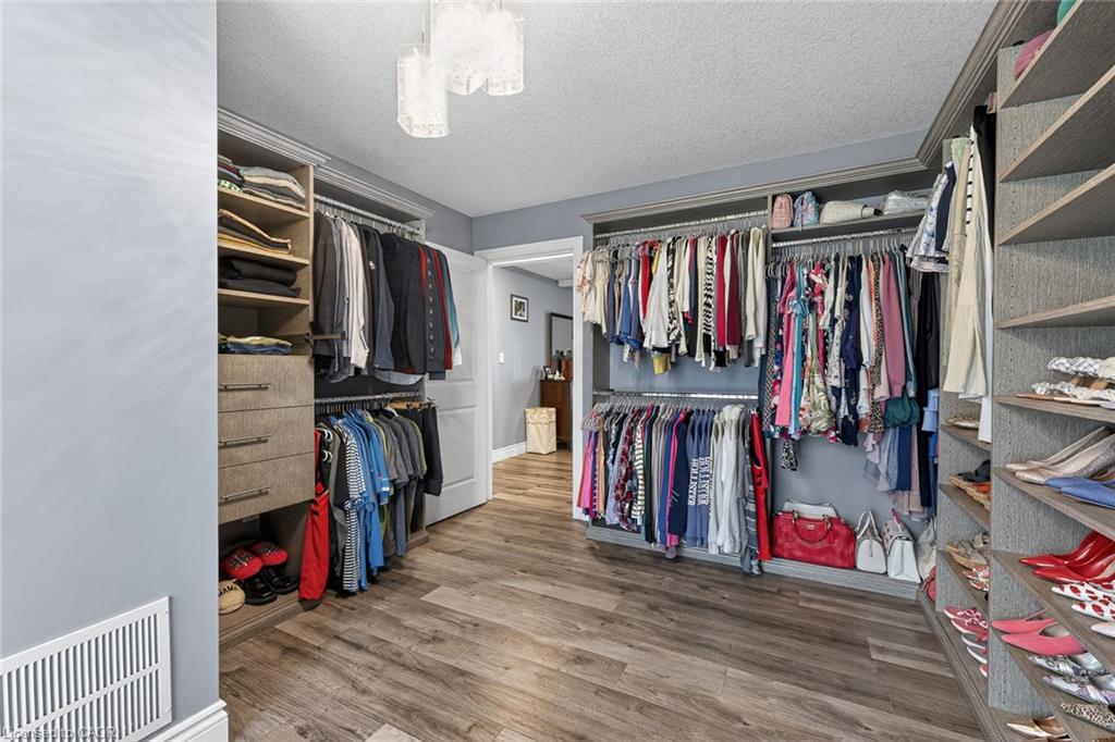 9 West Street N Property Photo 25