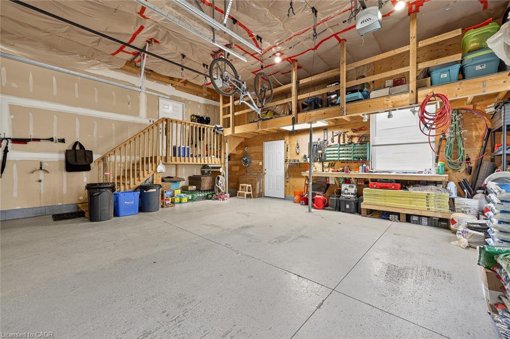 9 West Street N Property Photo 27