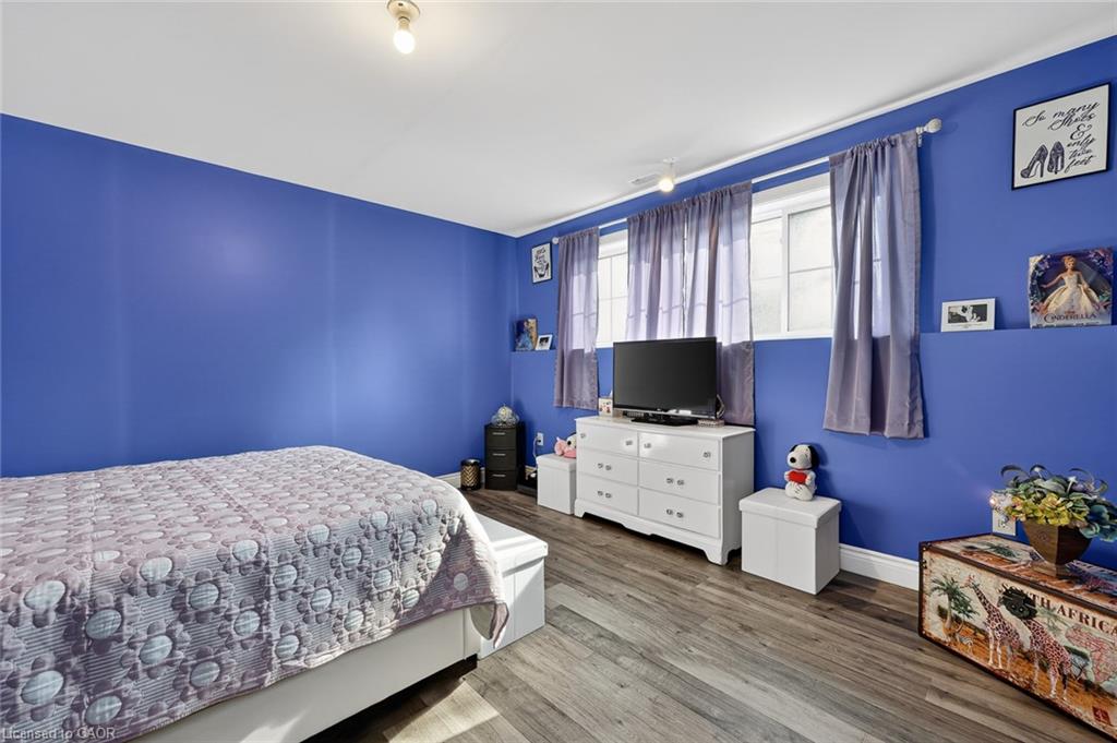 9 West Street N Property Photo 31