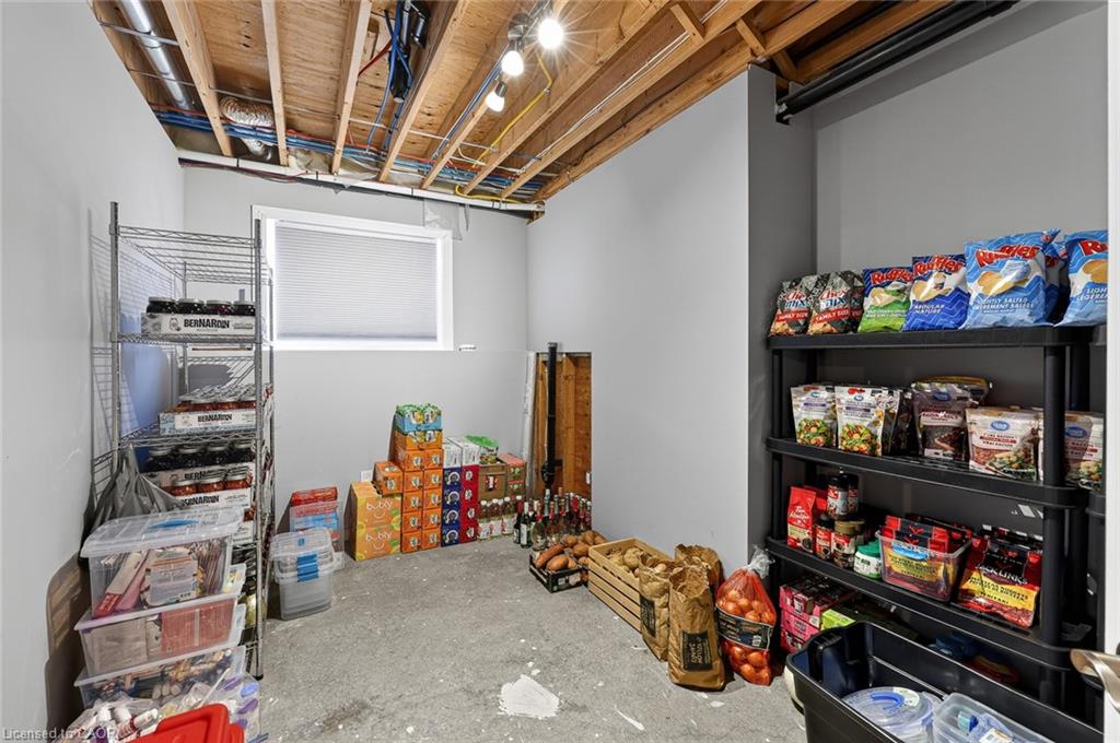 9 West Street N Property Photo 34