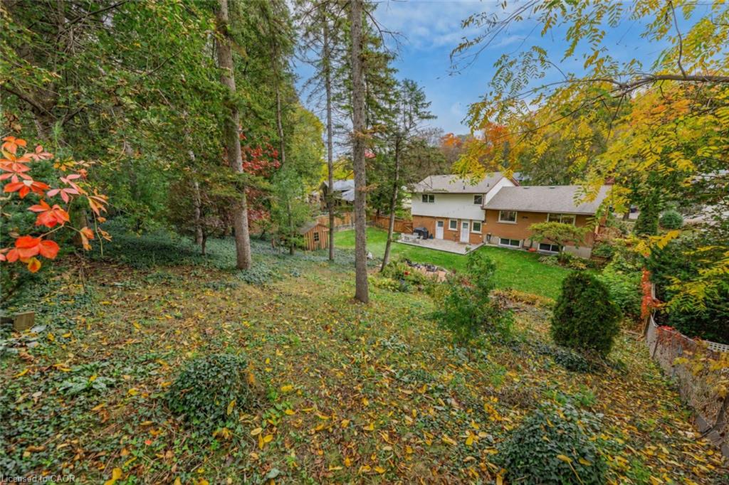33 Shadywood Crescent Property Photo 2