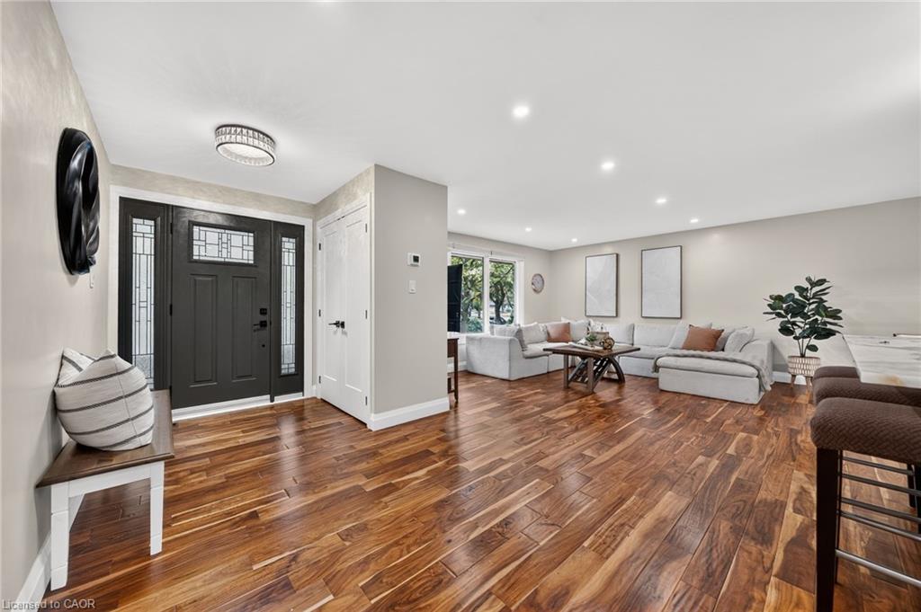 33 Shadywood Crescent Property Photo 5