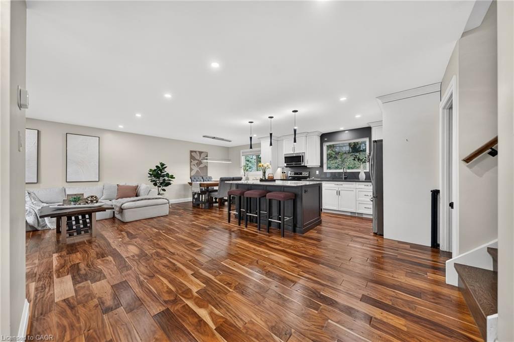 33 Shadywood Crescent Property Photo 6