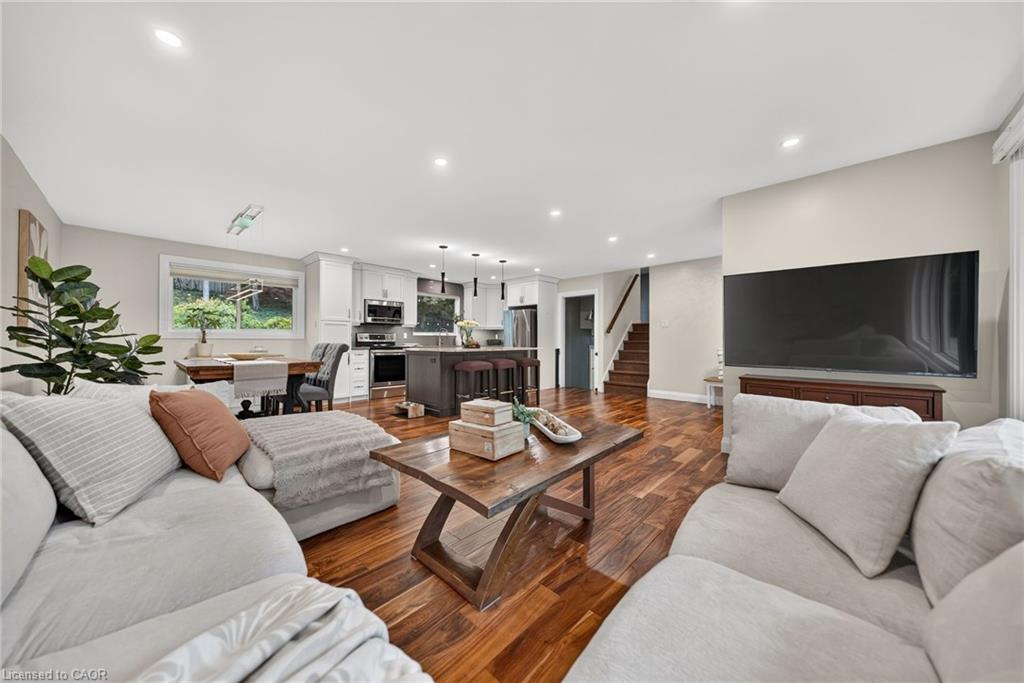 33 Shadywood Crescent Property Photo 8