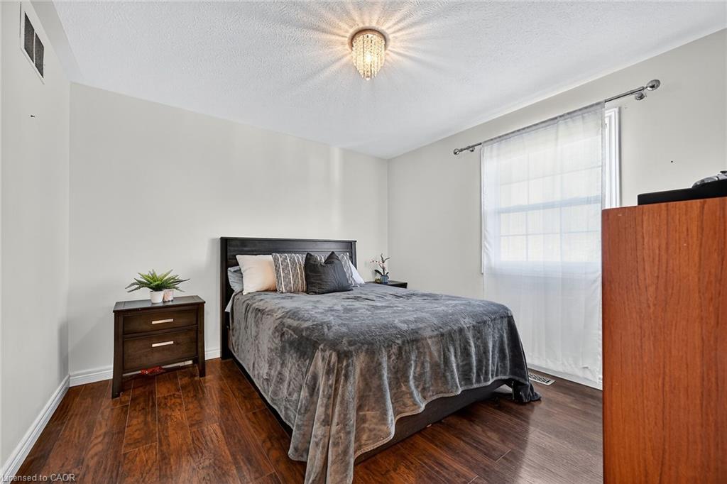 8 Talbot Road Property Photo 32