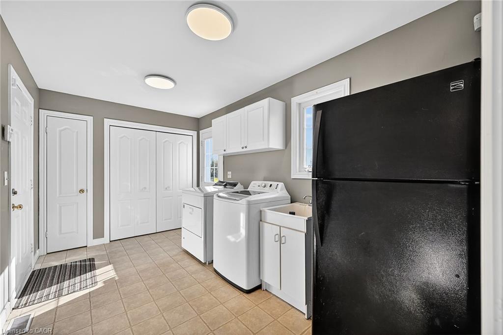 8 Talbot Road Property Photo 33