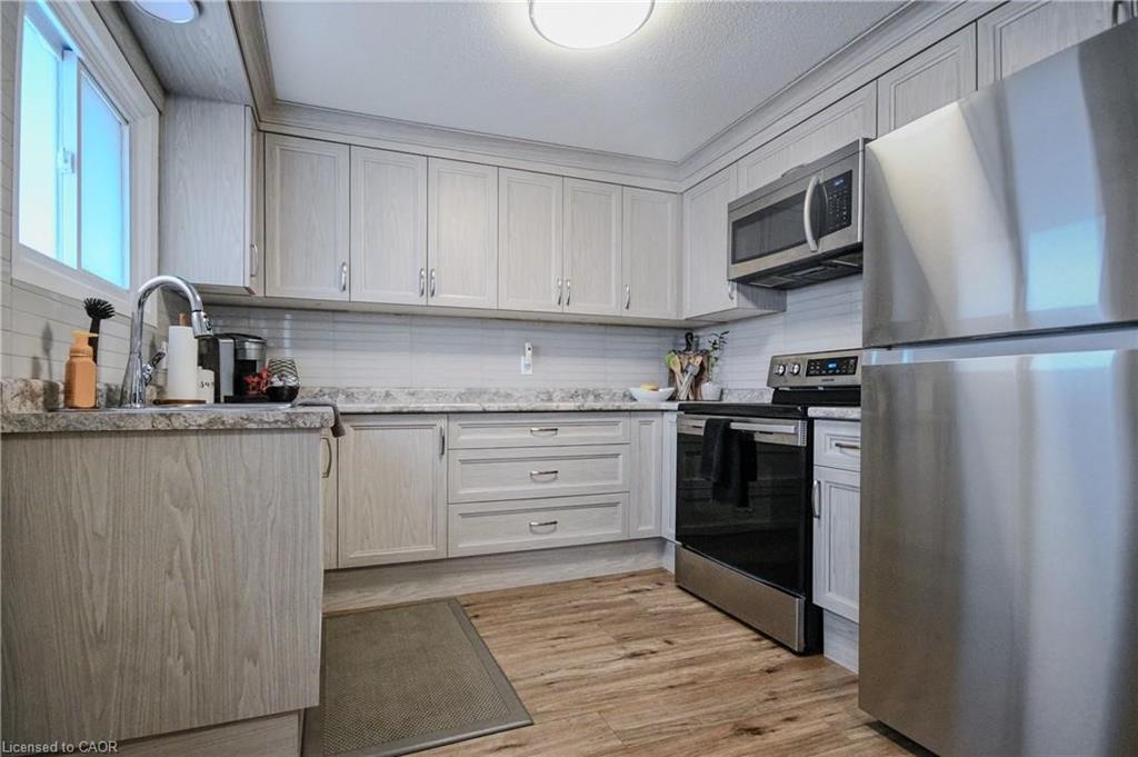 2-25 Elgin Street N Property Photo 3