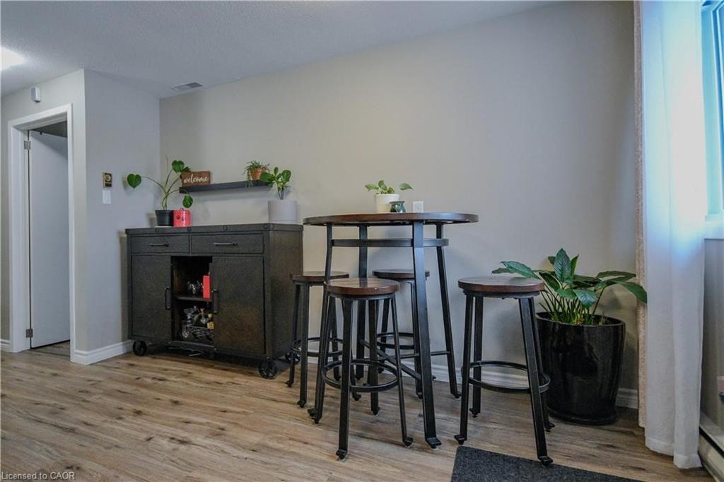2-25 Elgin Street N Property Photo 4