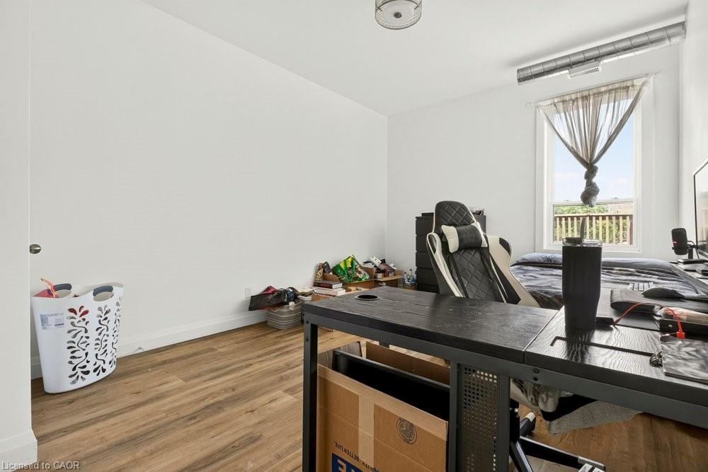 204-433 Barton Street E Property Photo 28