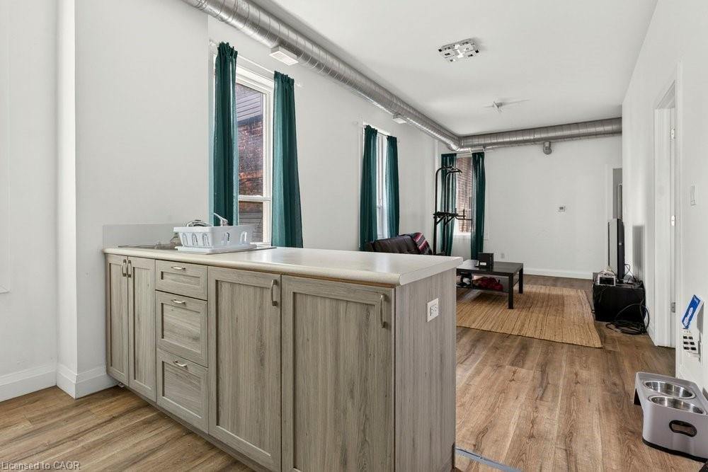204-433 Barton Street E Property Photo 33