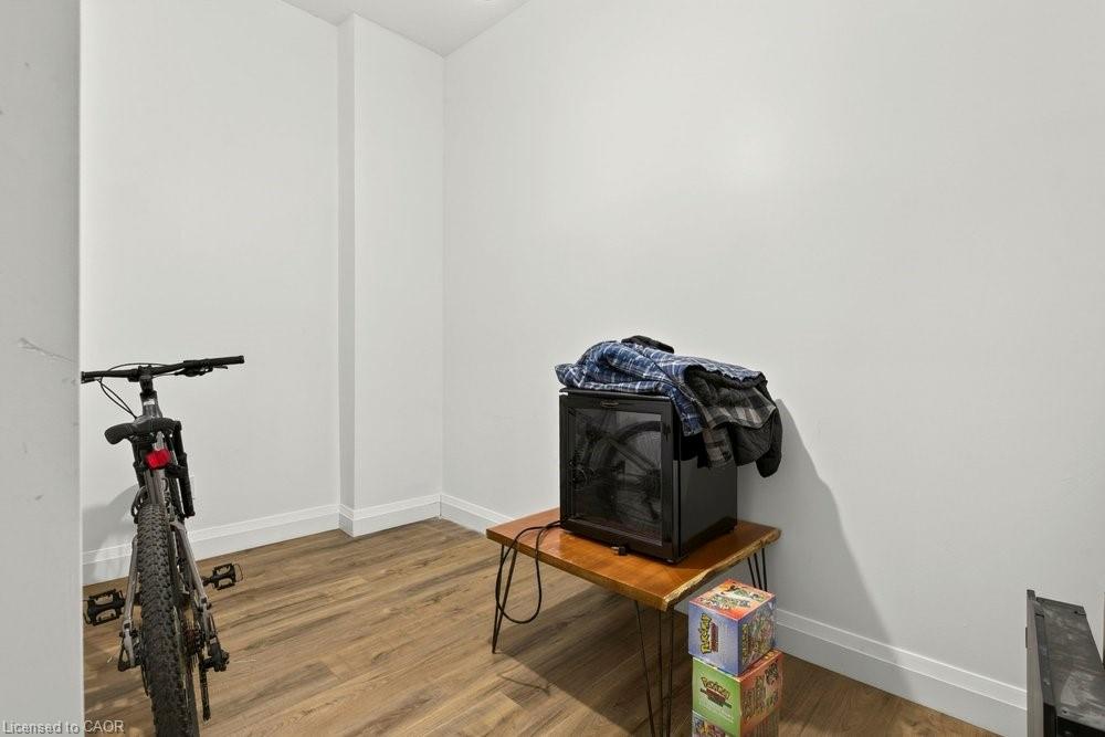 204-433 Barton Street E Property Photo 34