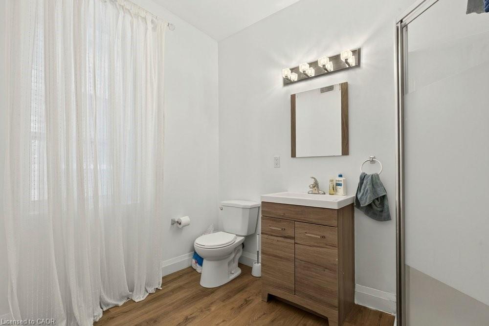 204-433 Barton Street E Property Photo 36