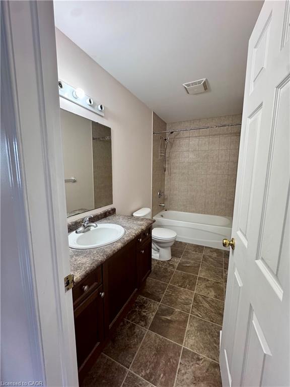 452 Beaumont Crescent Property Photo 12