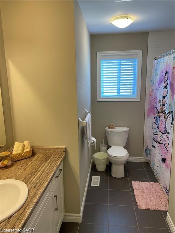 449 Avens Street Property Photo 10