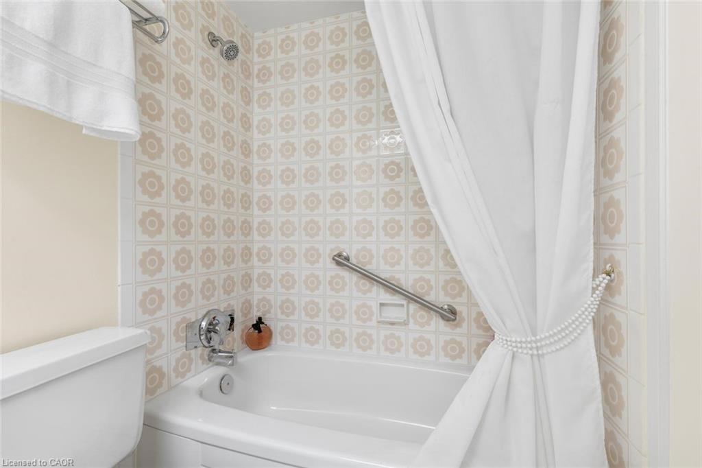 102-2175 Marine Drive Property Photo 23