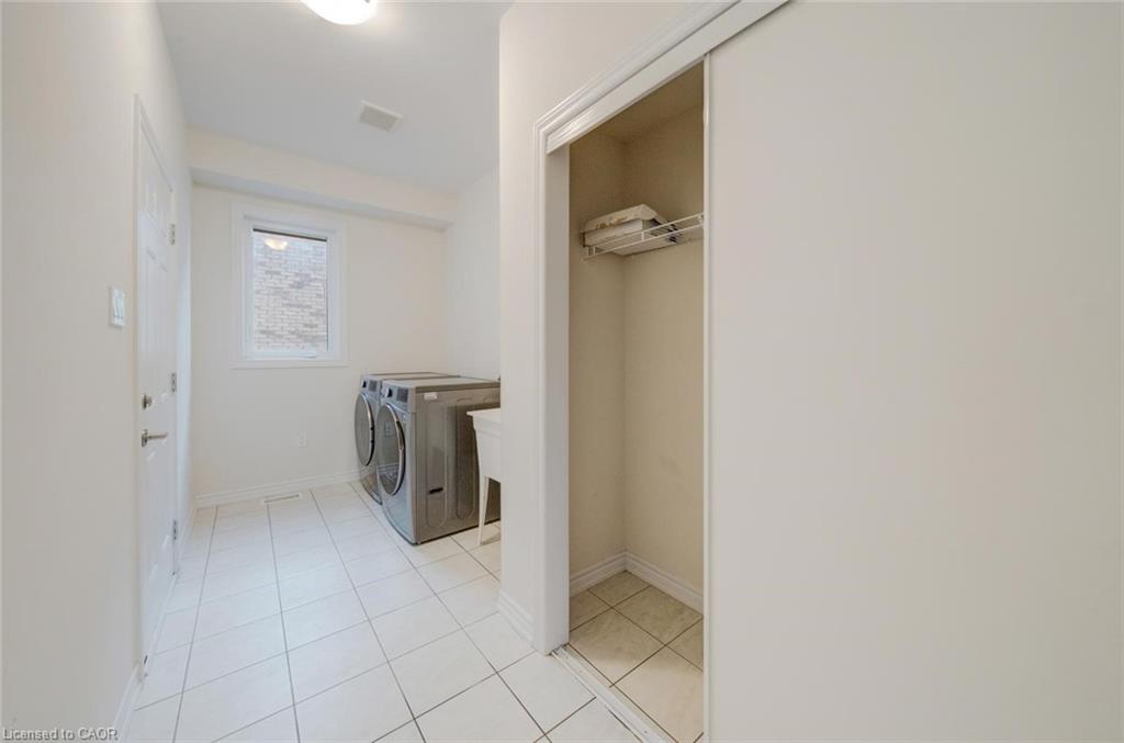 52 Explorer Way Property Photo 8