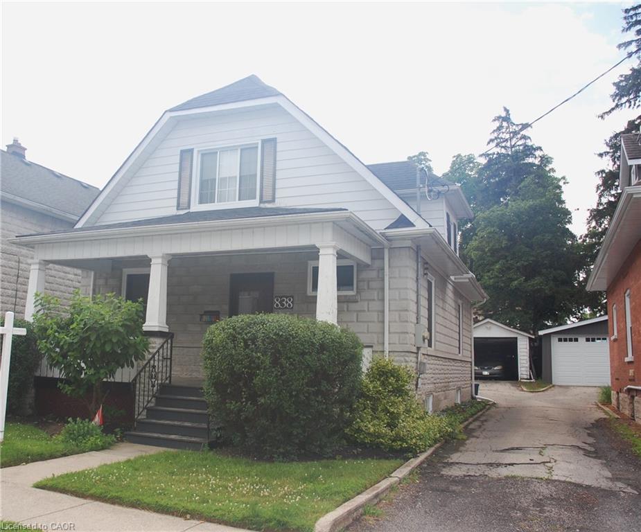 838 Moore Street Property Photo 1