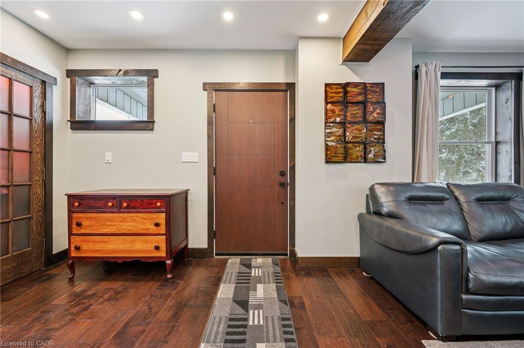 838 Moore Street Property Photo 3