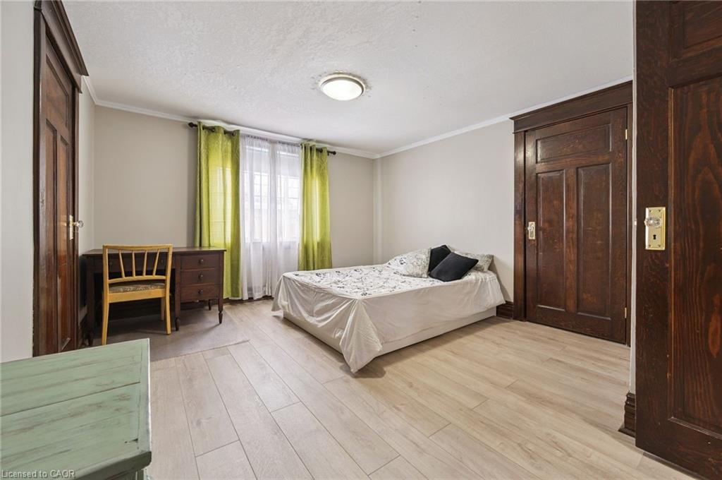838 Moore Street Property Photo 21