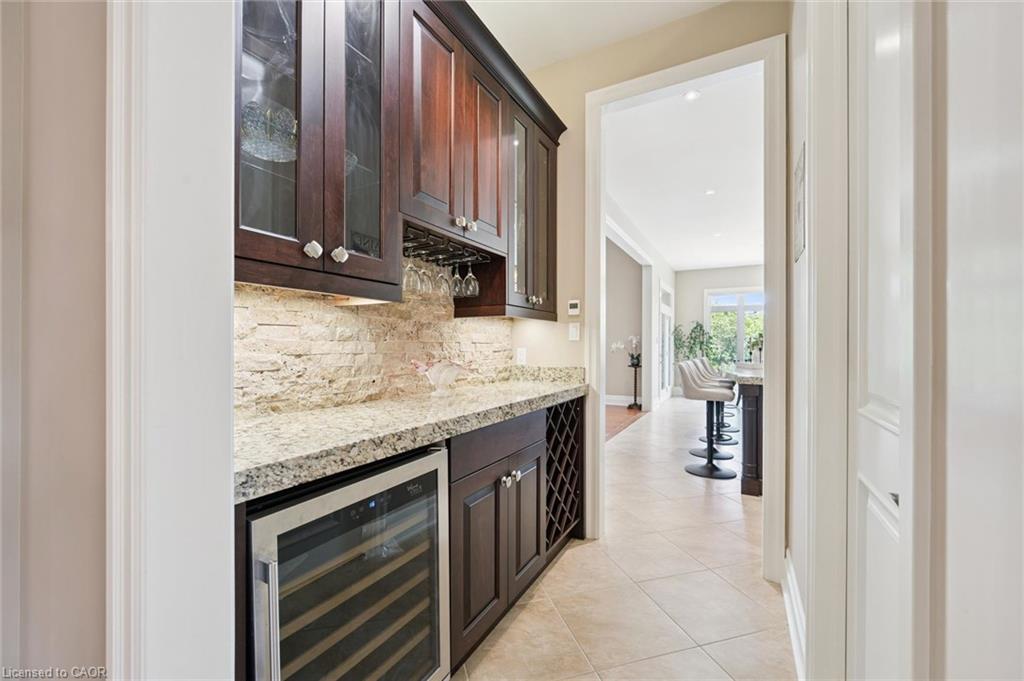 596 Regal Place Property Photo 10