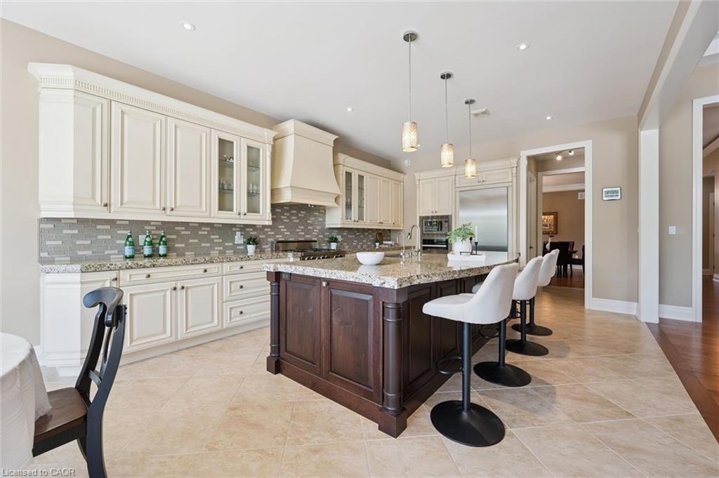 596 Regal Place Property Photo 11