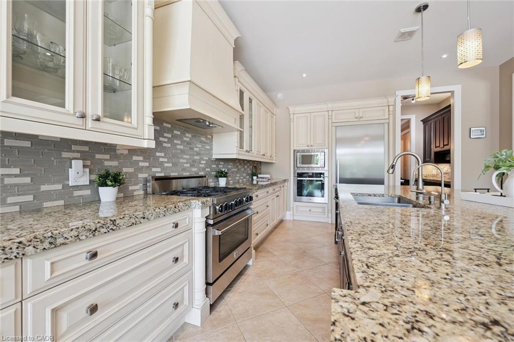 596 Regal Place Property Photo 13