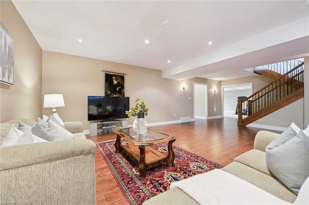 596 Regal Place Property Photo 35