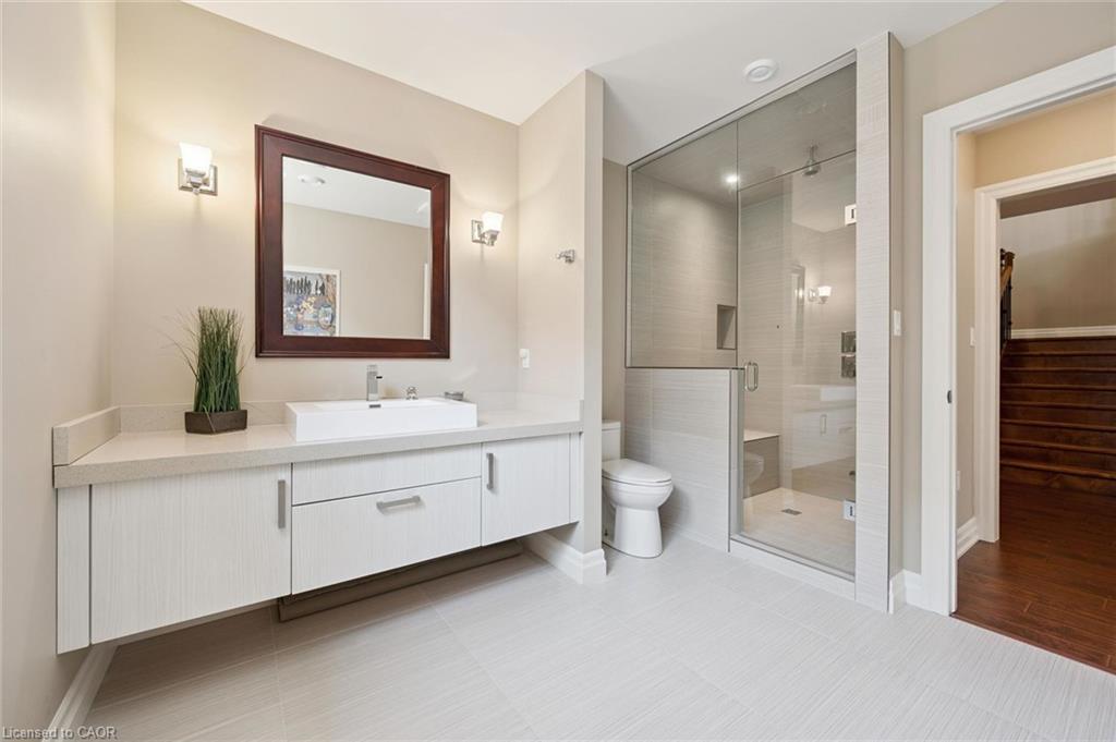 596 Regal Place Property Photo 44