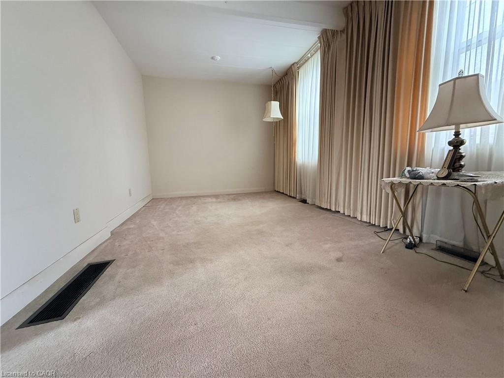 358 Barton Street E Property Photo 4