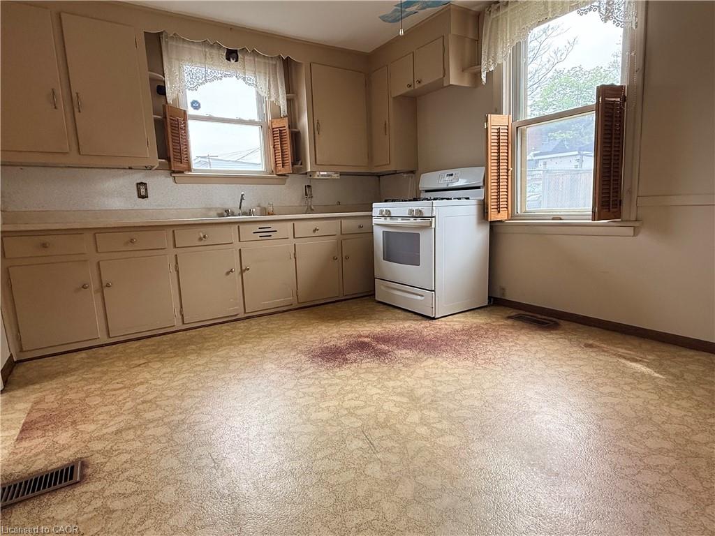 358 Barton Street E Property Photo 16