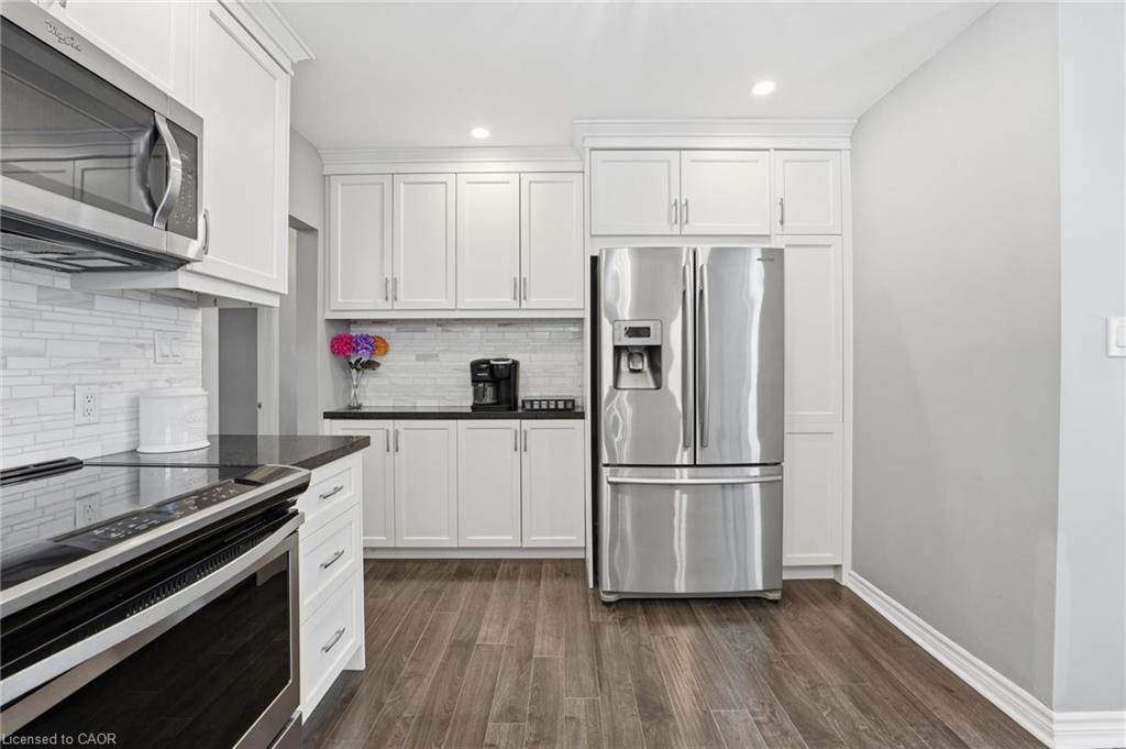 473 Mohawk Road W Property Photo 15