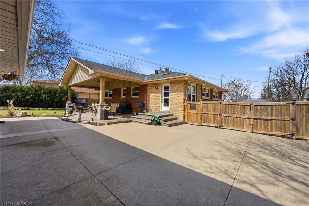 473 Mohawk Road W Property Photo 38