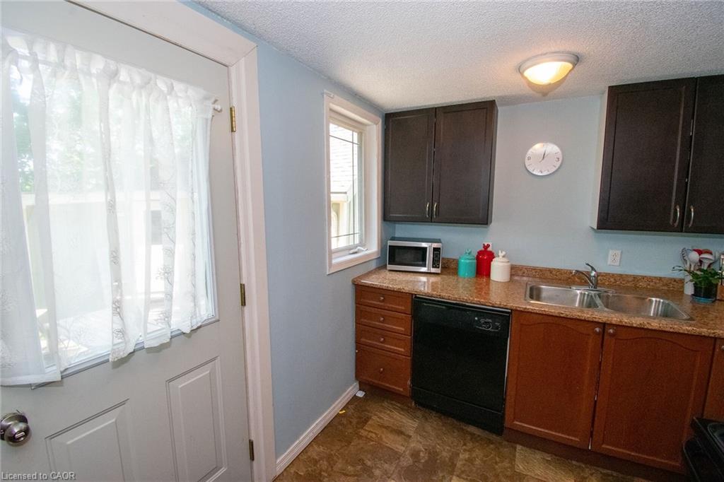 120 Cross Street E Property Photo 22