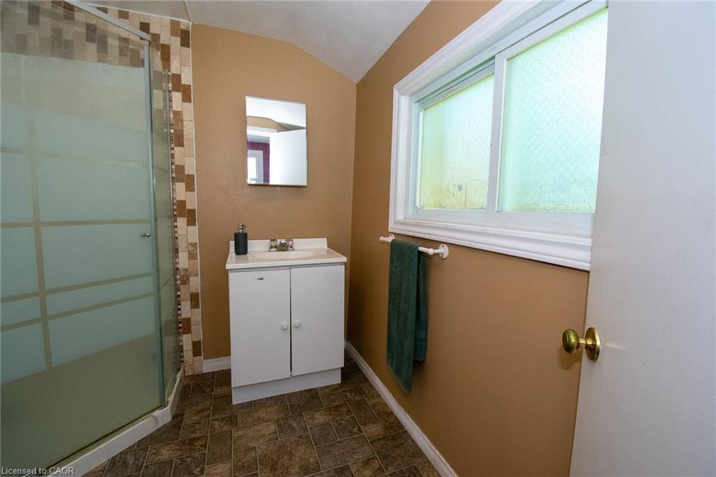 120 Cross Street E Property Photo 26