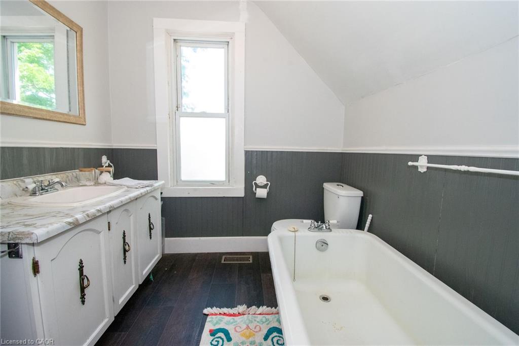 120 Cross Street E Property Photo 32