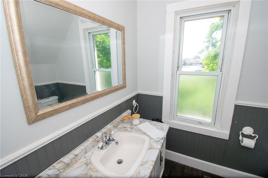 120 Cross Street E Property Photo 34