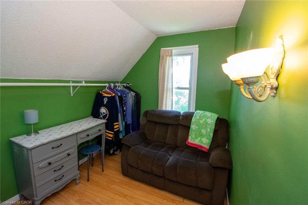 120 Cross Street E Property Photo 37