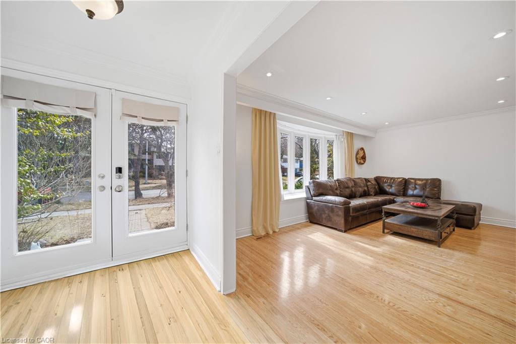 481 Anthony Drive Property Photo 3