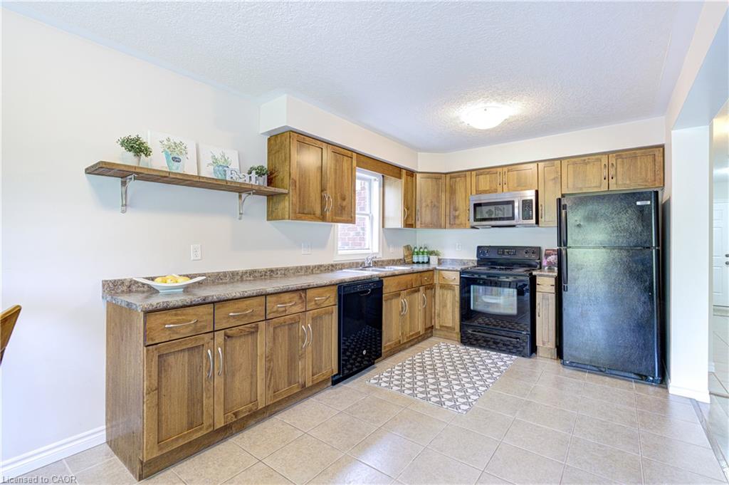 282 Carrington Drive Property Photo 8