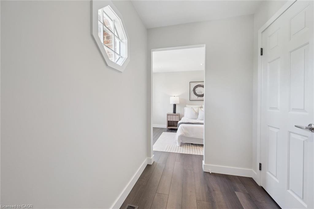 1-64 Allen Street W Property Photo 23