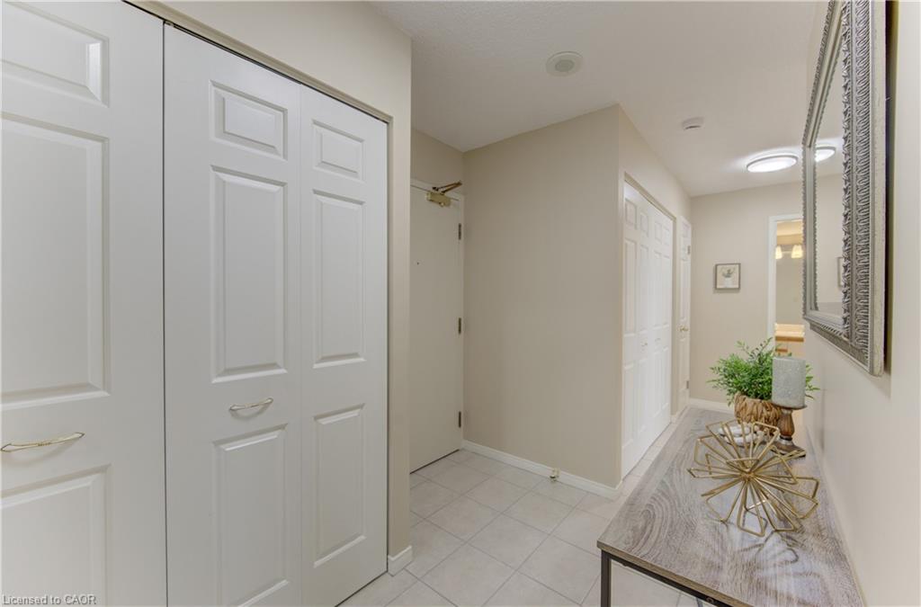 804-1414 King Street E Property Photo 16