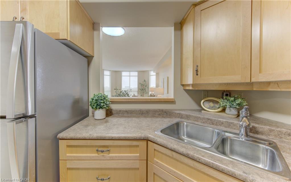804-1414 King Street E Property Photo 20