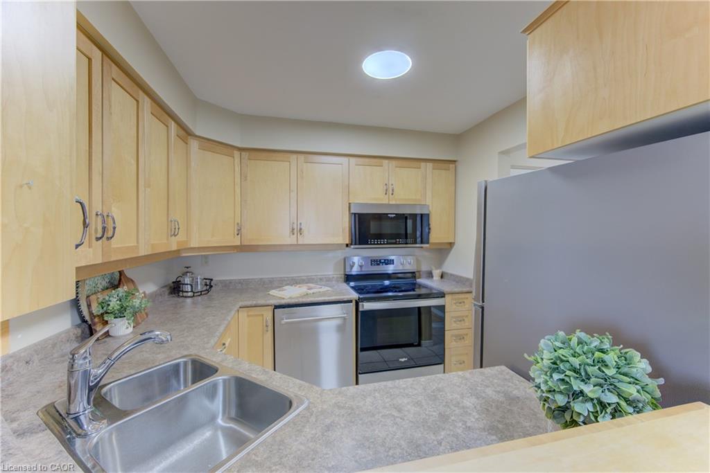 804-1414 King Street E Property Photo 21