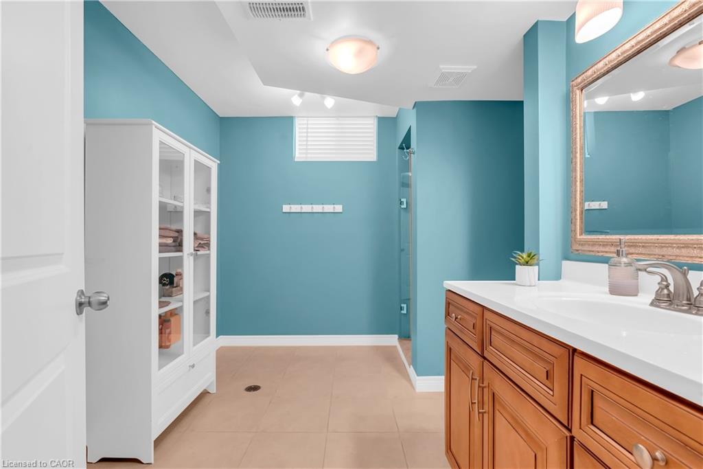 71 Newport Lane Property Photo 38